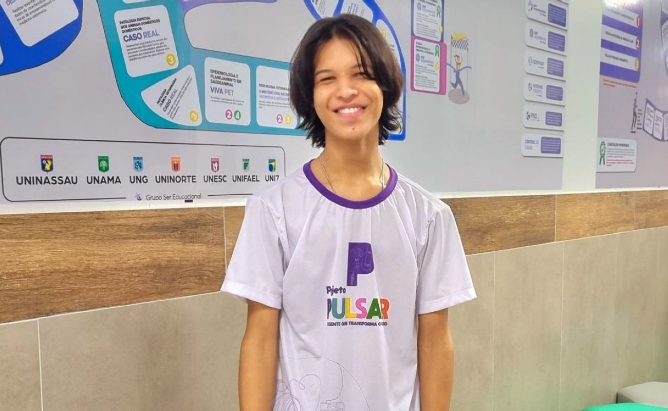Allan Vitor, de 17 anos, participa do curso de social media