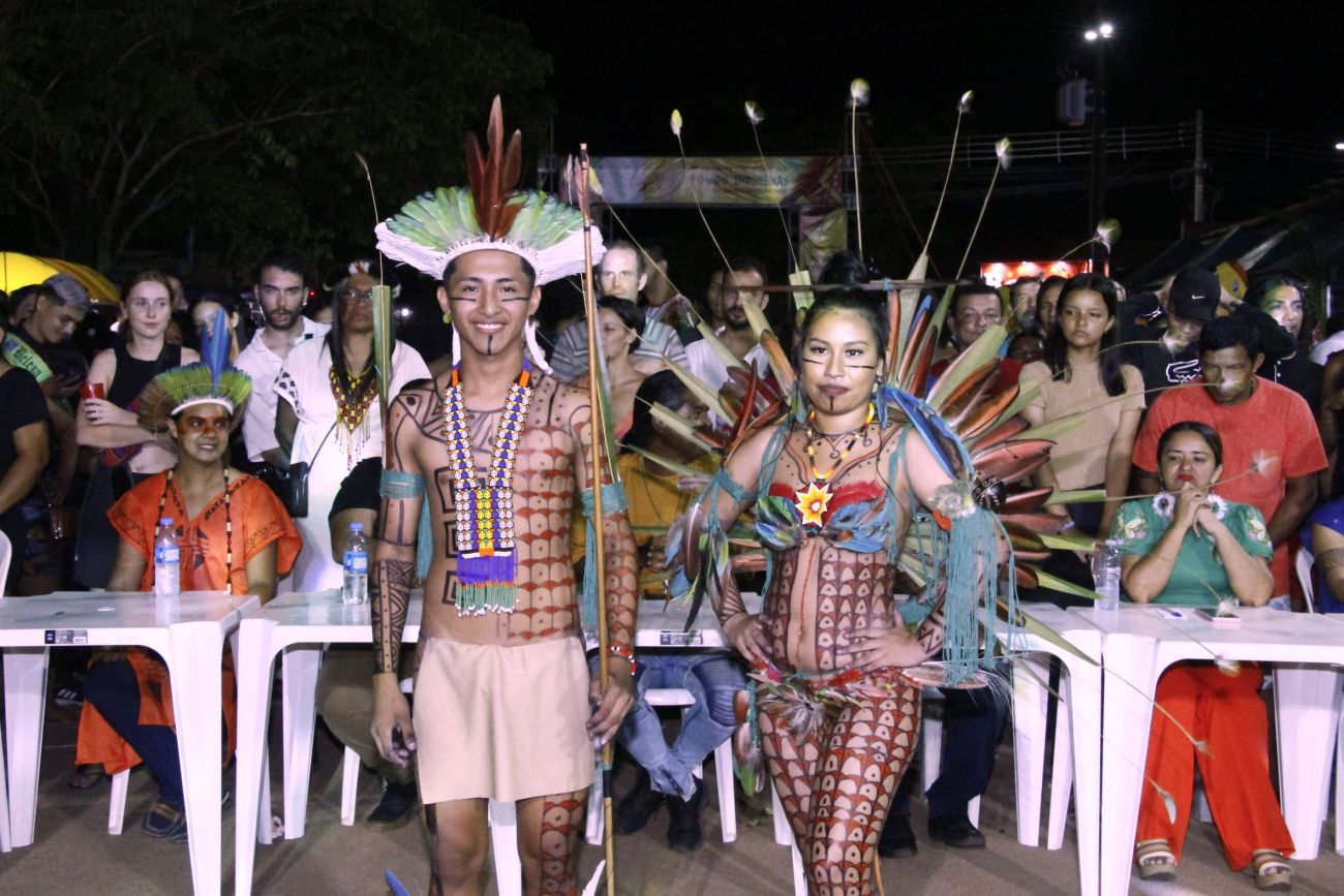 Jovens Gabili Marworno venceram concurso Casal Indígena