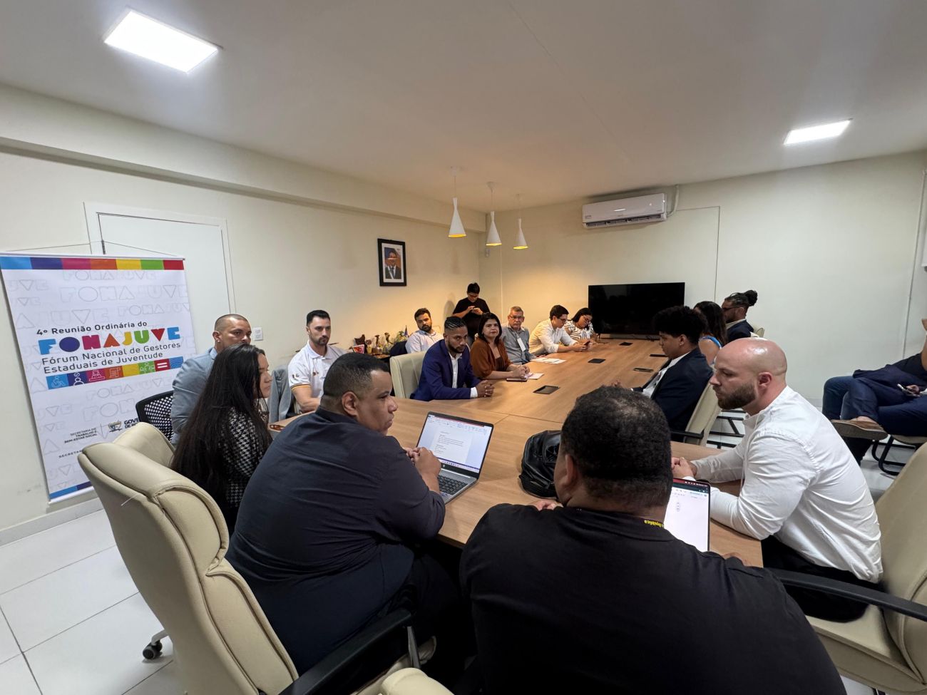 Gestores estaduais reúnem para discutir políticas públicas para a juventude