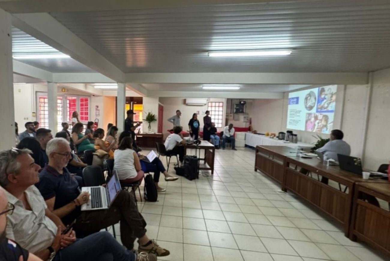 Encontro ocorre até esta sexta-feira, 6, com diálogos sobre políticas públicas de saúde para os dois lados da fronteira