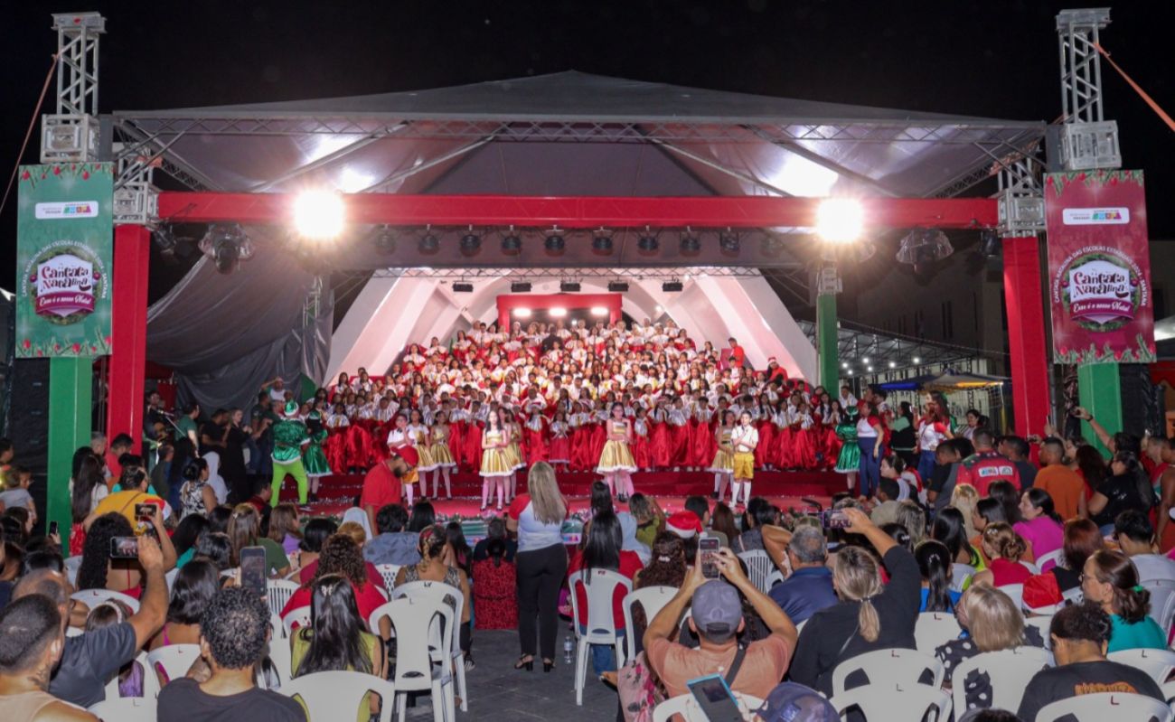 A cantata reuniu mais de 2 mil pessoas na Praça Cívica de Santana, segundo maior município do Amapá