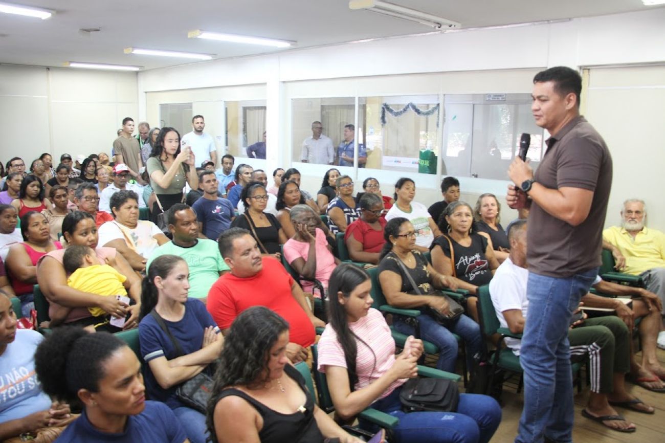 Governador exercício, Antônio Teles Júnior, entregou equipamentos agrícolas para 12 entidades rurais do estado