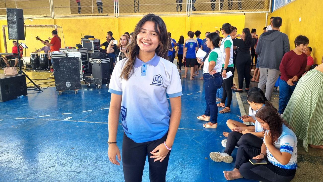 Estudante Anna Vitória está ansiosa para apresentação