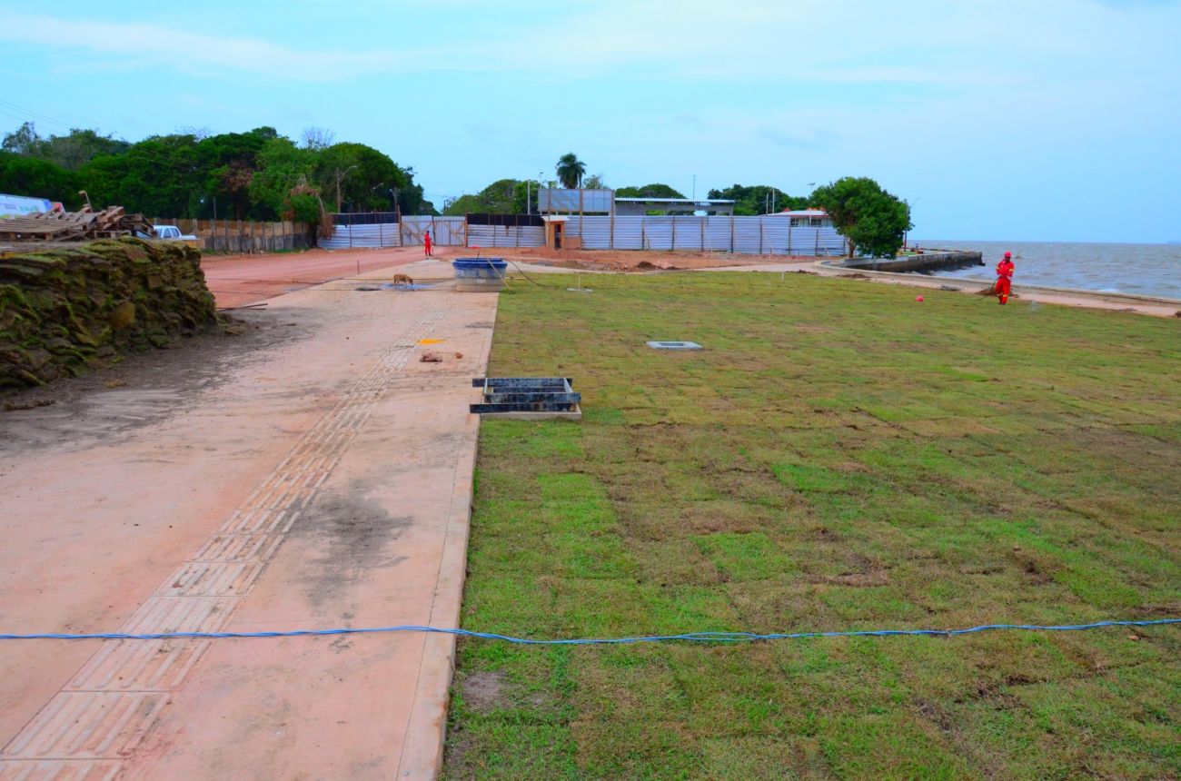 Frentes de trabalho atuam na arborização e paisagismo do lugar que será o novo ponto turístico da capital
