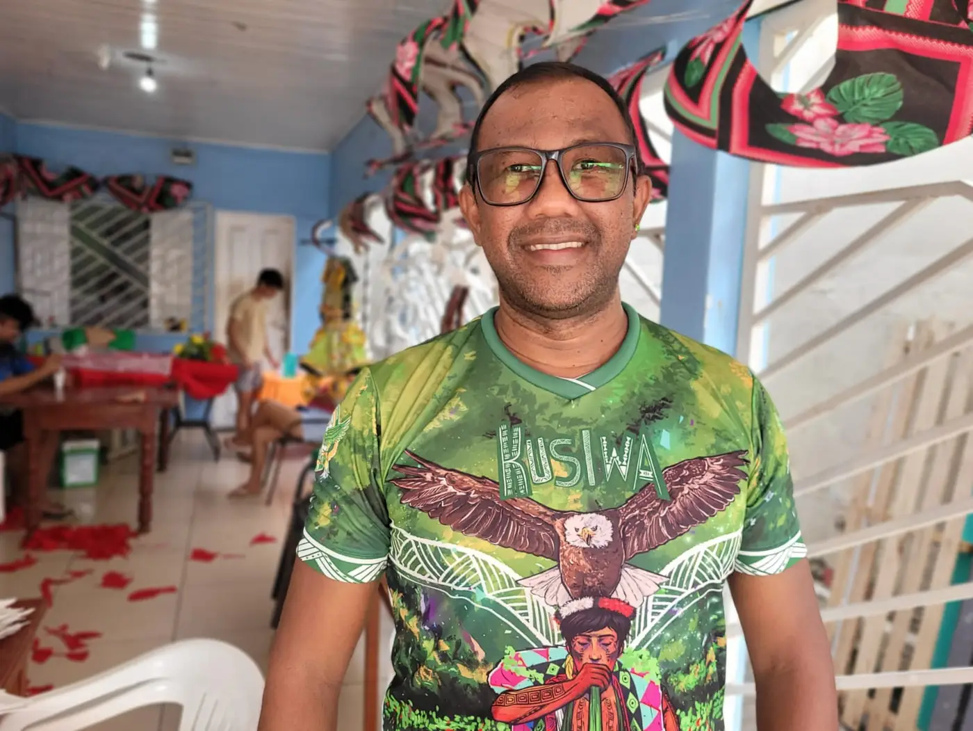 Estilista Ney Brito gera emprego e renda com a contratação de uma equipe para trabalhar nas confecções de figurinos