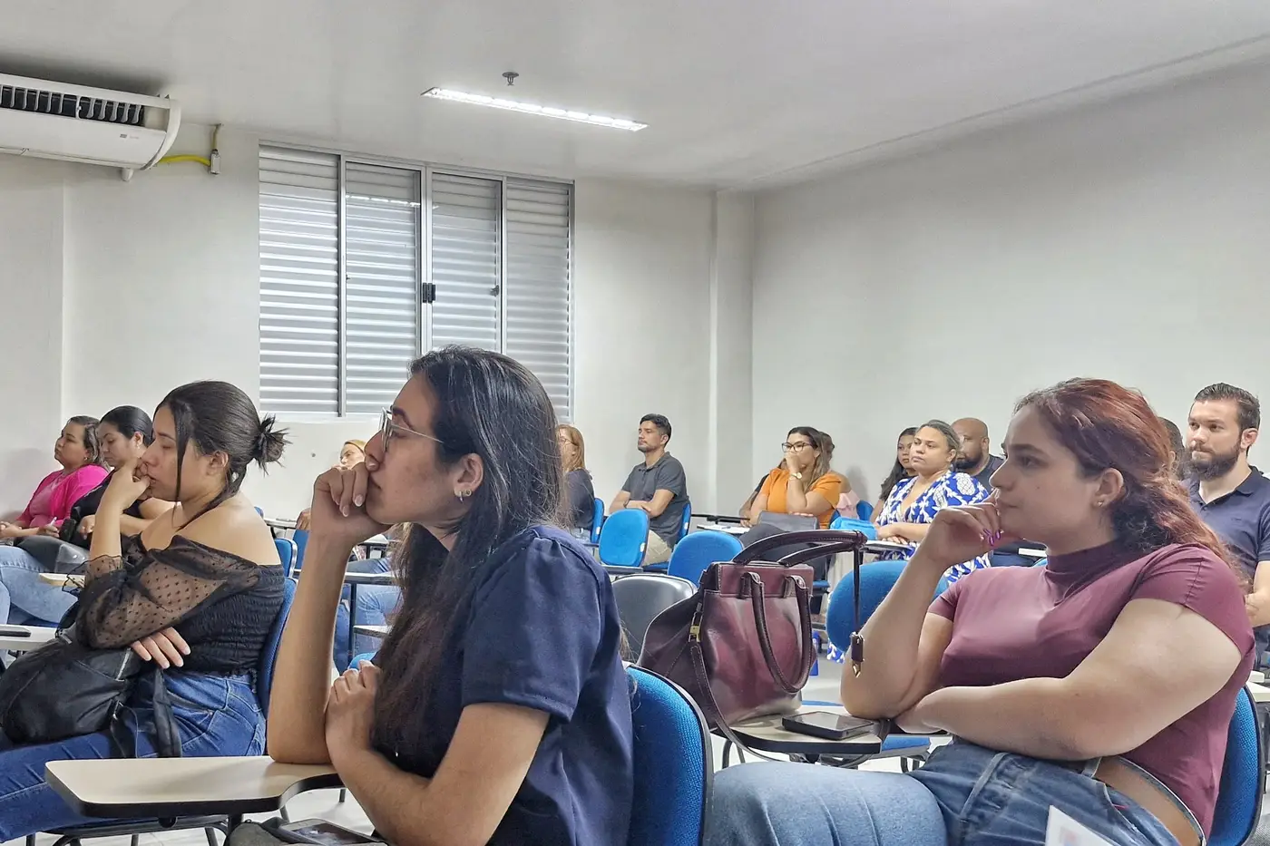 Equipe multiprofissional do Hospital de Emergência participa do treinamento para atender vítimas de AVC
