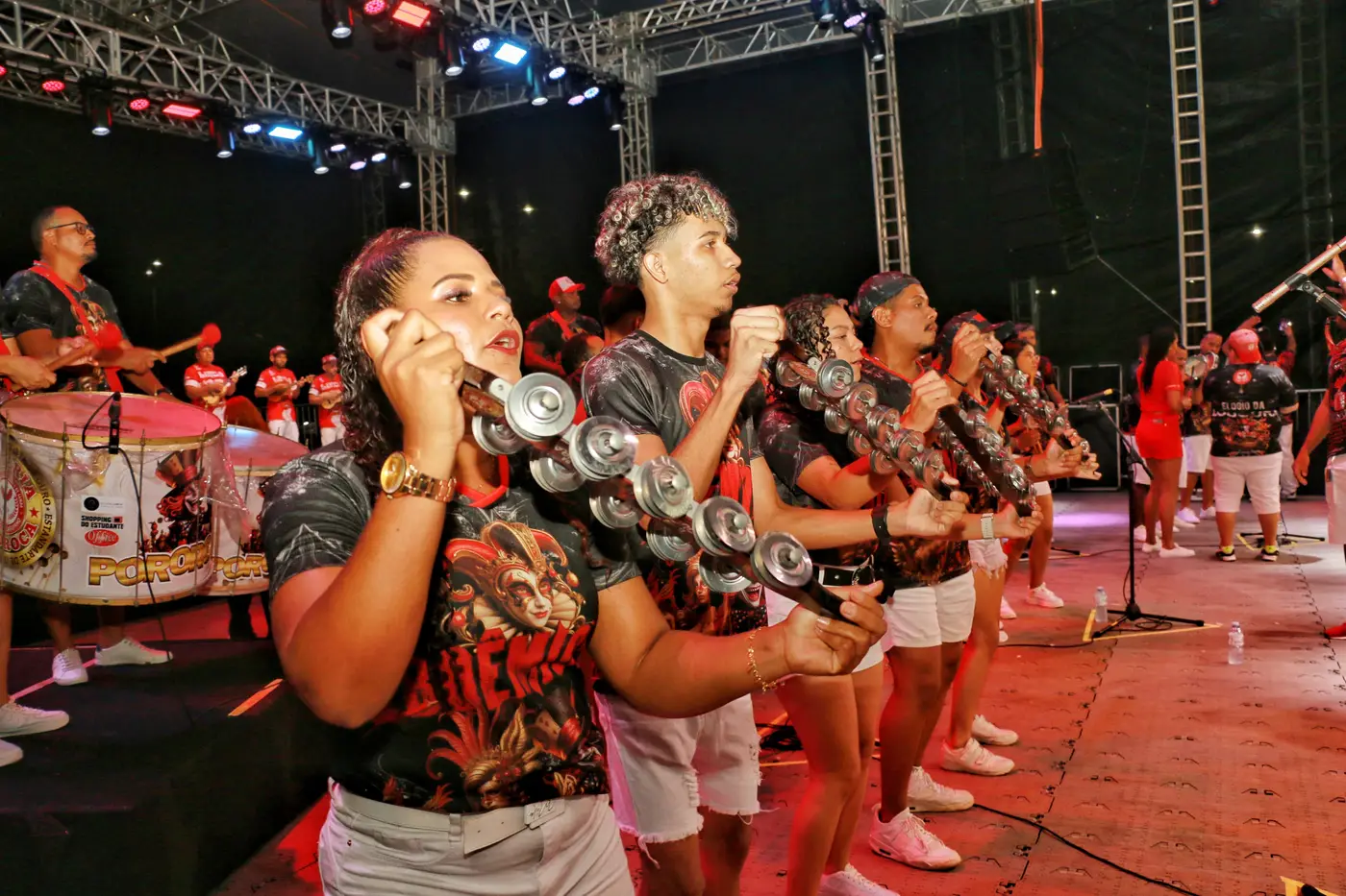 Preparativos são para o festival que ocorre nesta segunda-feira, 3, no Sambódromo de Macapá