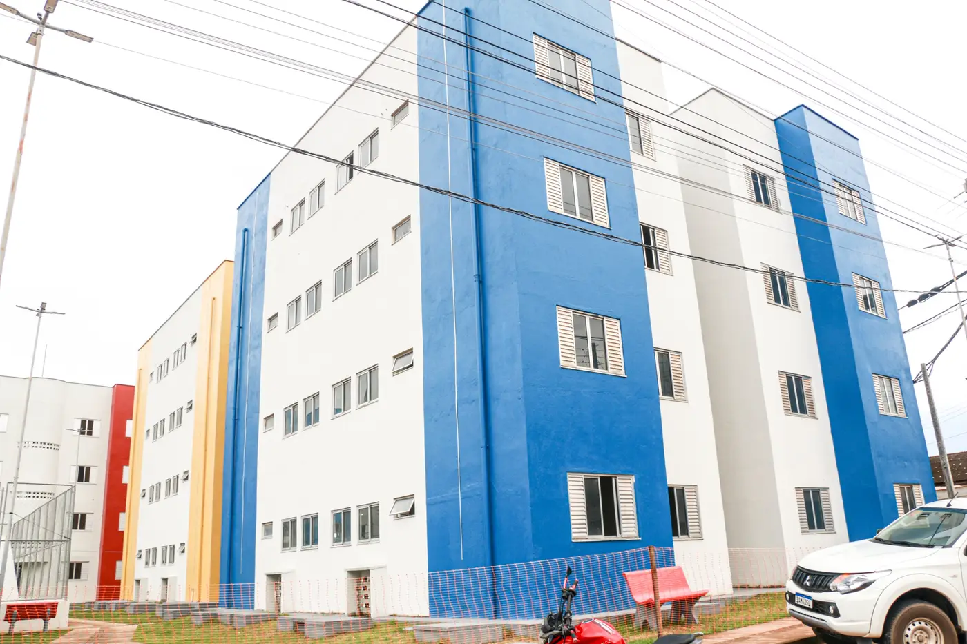 As unidades contam com 272 apartamentos e 10 casas