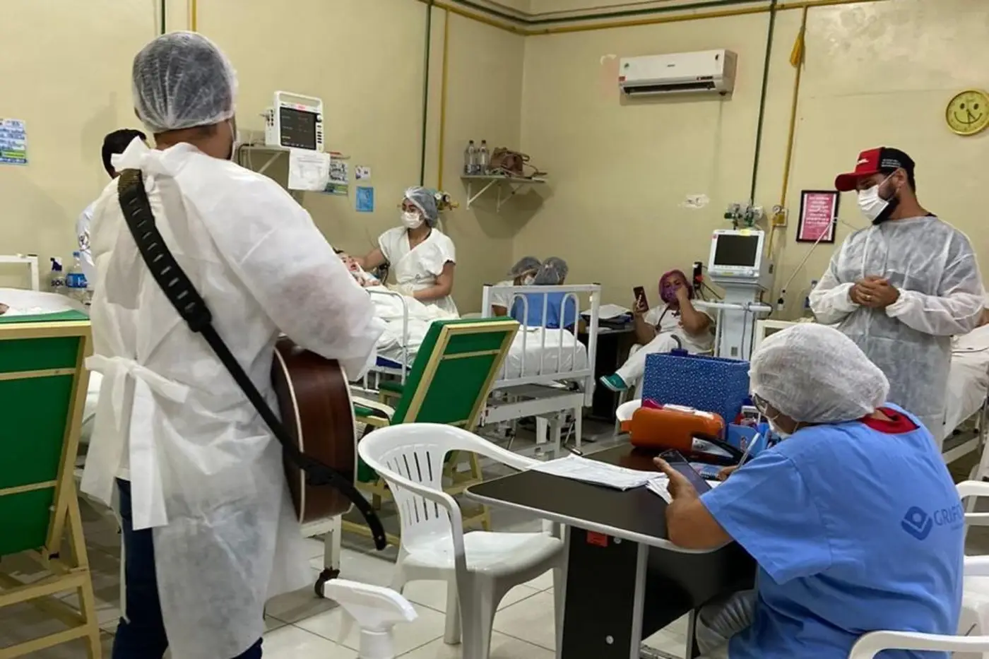 Musicoterapia é realizada há dois anos pela equipe psicossocial do Hospital da Criança e do Adolescente (HCA)