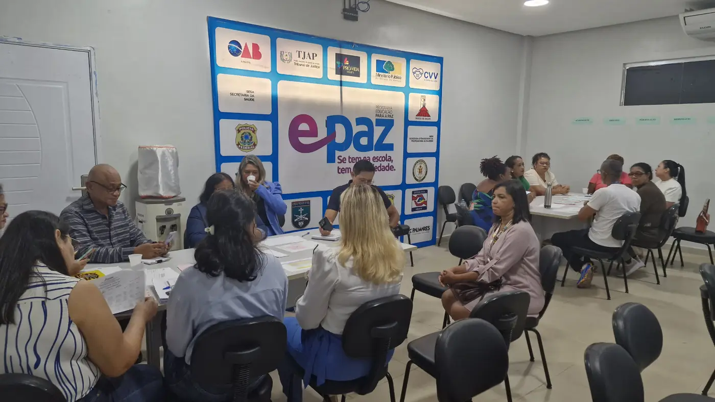 Professores organizam os planos de ação alinhados ao Plano Estadual de Educação
