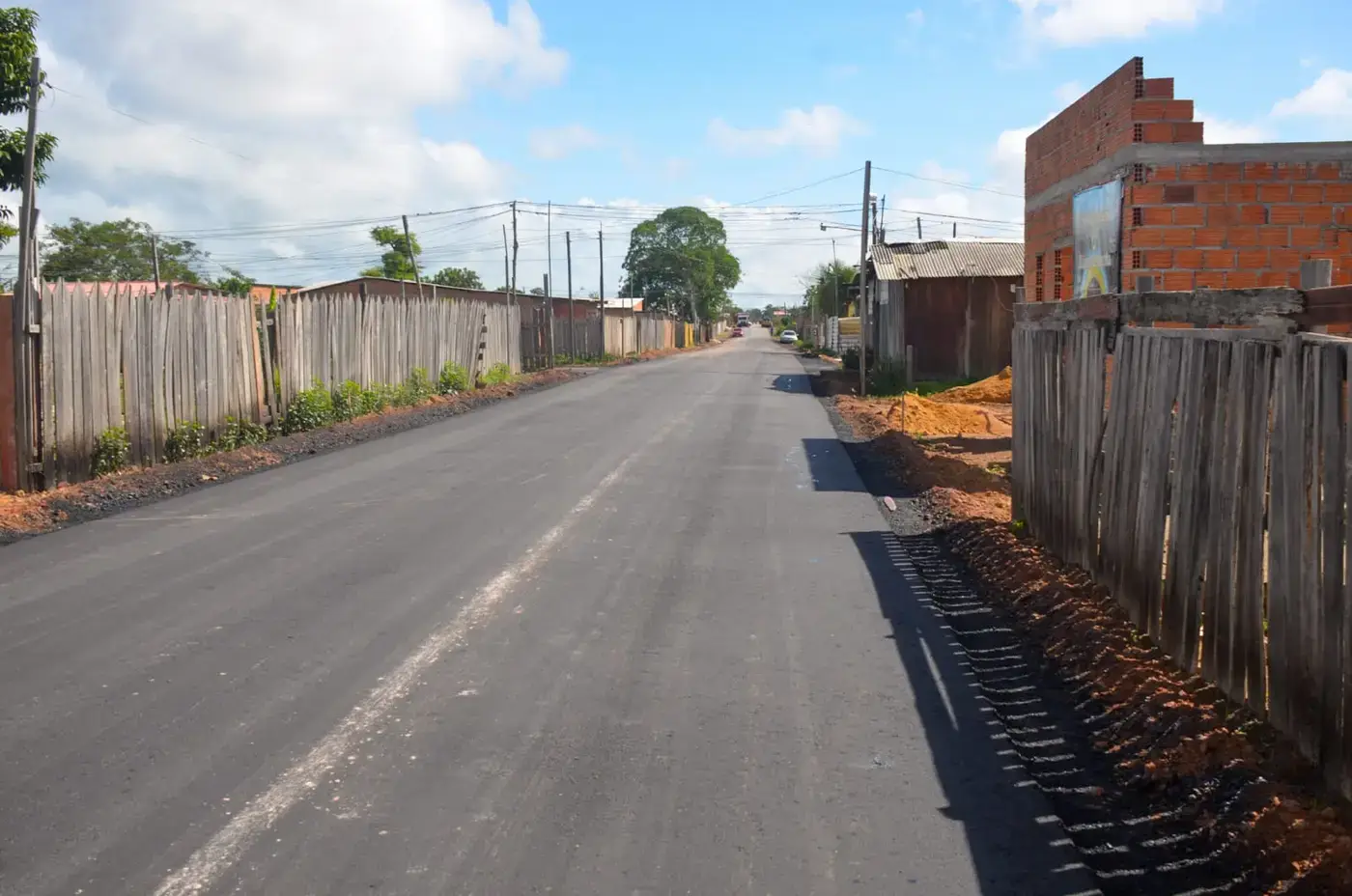Serviços de mobilidade urbana estão sendo realizados no bairro que teve a área recém repassada da União para o Estado