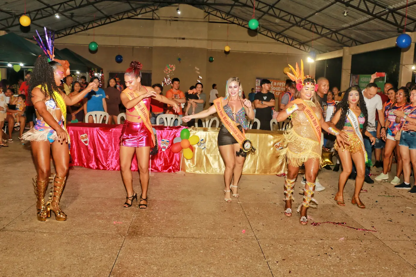 Musas dos Residenciais entregaram uma apresentação cheia de glamour e talento no conjunto Mestre Oscar Santos