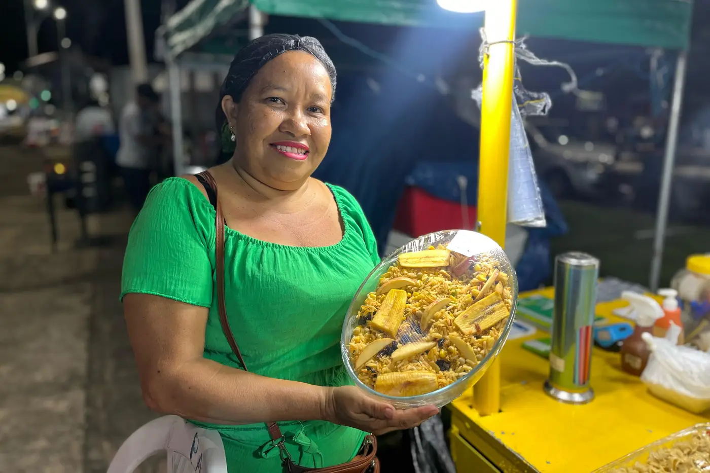 Empreendedora aprecia o melhor da comida regional