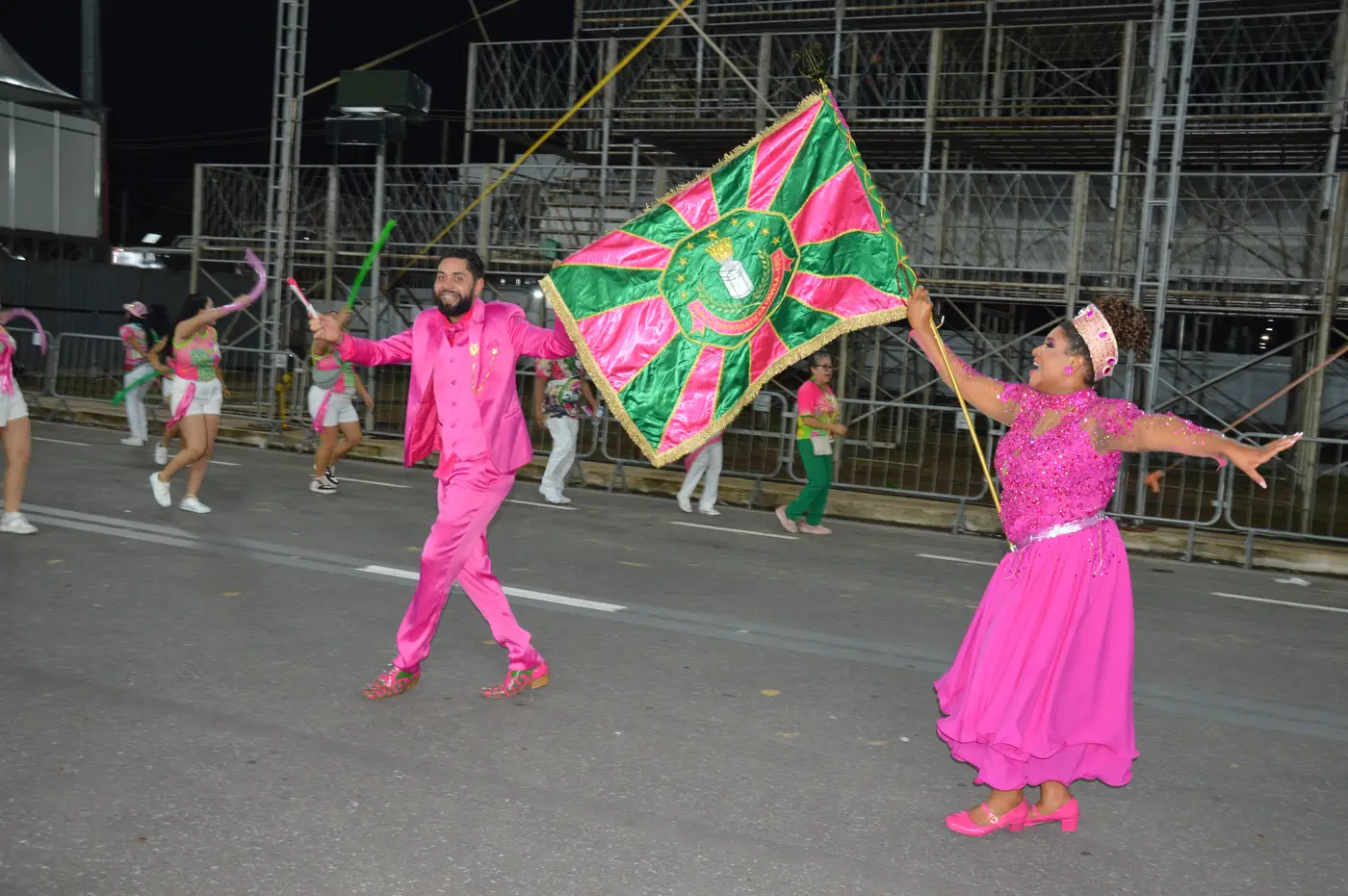 A "verde e rosa" foi a primeira a se apresentar no ensaio técnico desta terça-feira, 25, no Sambódromo