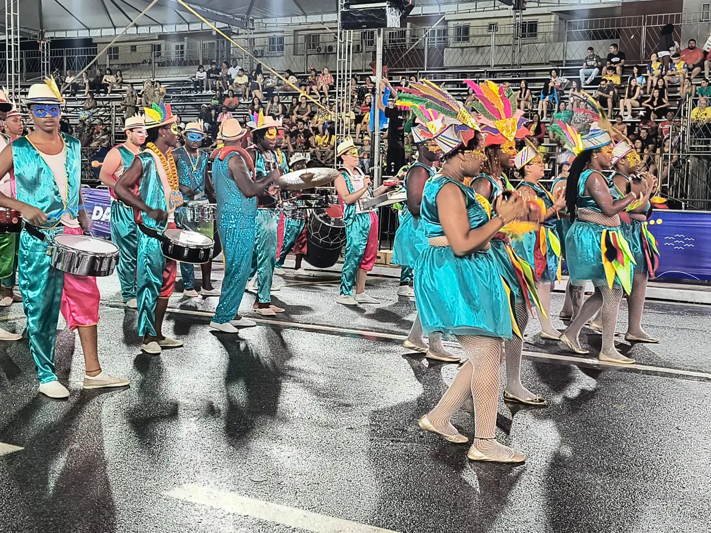 Segunda noite de desfiles das escolas de samba conta com transmissão Ao Vivo pelo Governo do Amapá