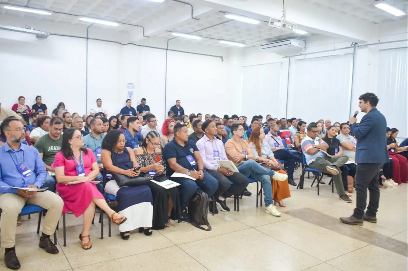 A capacitação é direcionada para gestores, organizações sociais, instituições de ensino e empresários