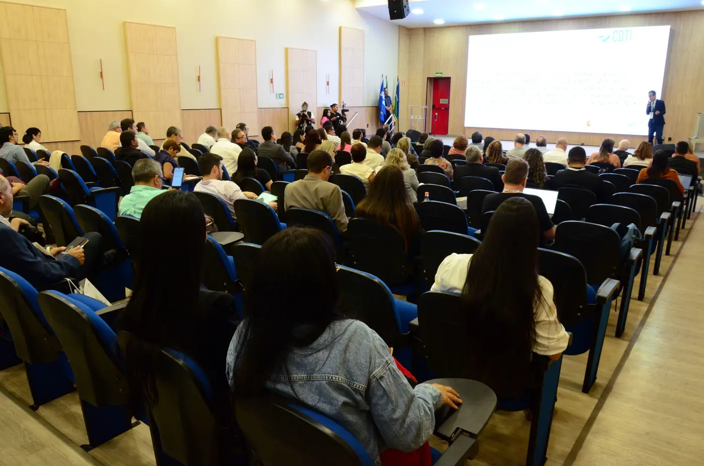 Evento com objetivo de debater o futuro da pesquisa em ciência, tecnologia e inovação no país, segue até esta sexta-feira, 21