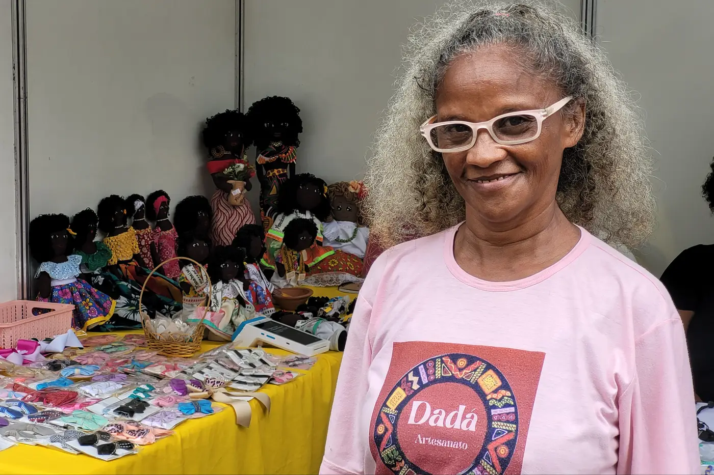 Mazaganense Odaleia Ramos, de 54 anos, comercializou seus artesanatos no monumento Marco Zero do Equador