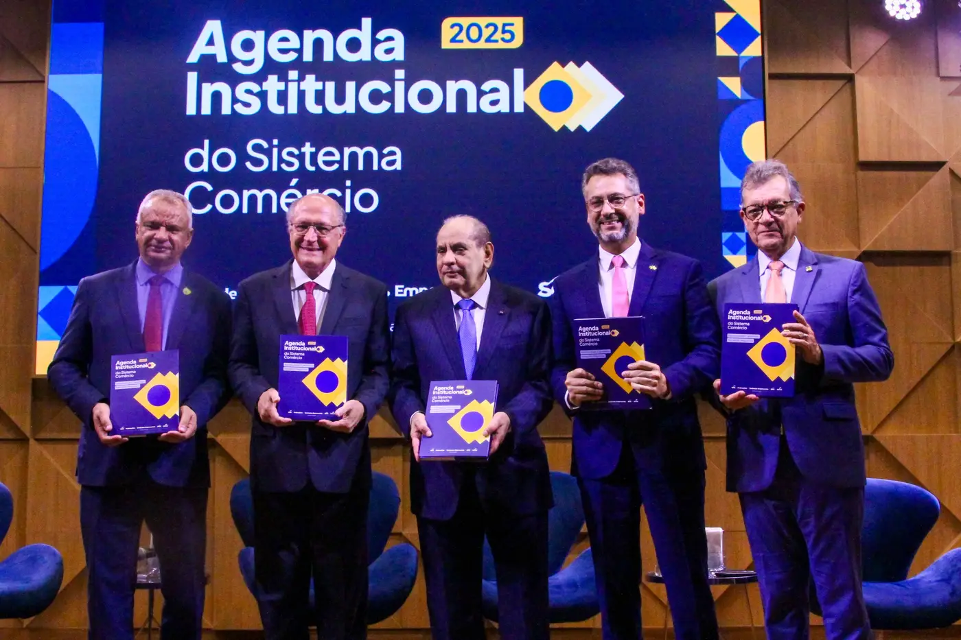Evento contou com a presença do Presidente da República em exercício, Geraldo Alckmin e parlamentares
