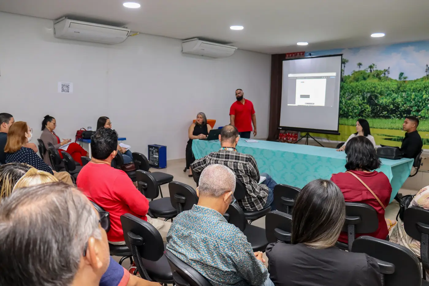 Gestores escolares realizam um diagnóstico da saúde mental dos estudantes da rede pública e debatem atividades para fortalecer o atendimento aos alunos e servidores