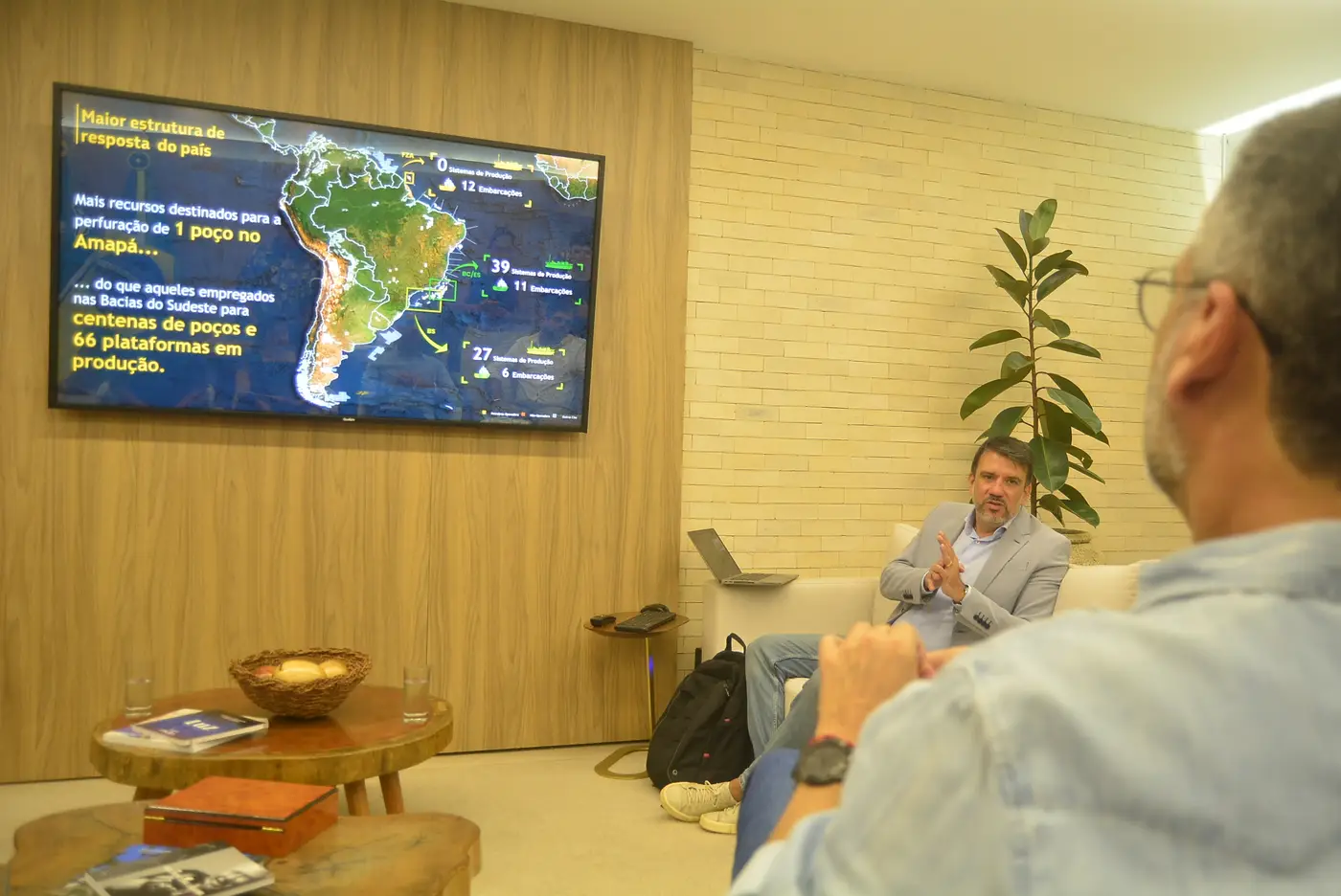Petrobrás apresentou a maior estrutura de pronta resposta do Brasil para a Costa do Amapá ao governador Clécio Luís em janeiro deste ano