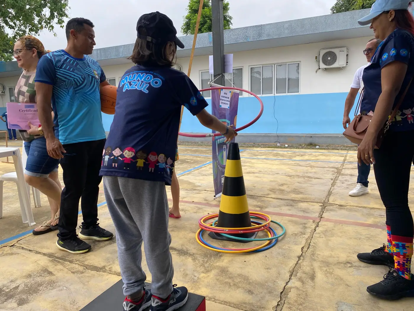 O Centro Mundo Azul, em Santana, recebeu o projeto TEAcolho com atendimentos gratuitos, atividades esportivas e ações de acolhimento para famílias atípicas