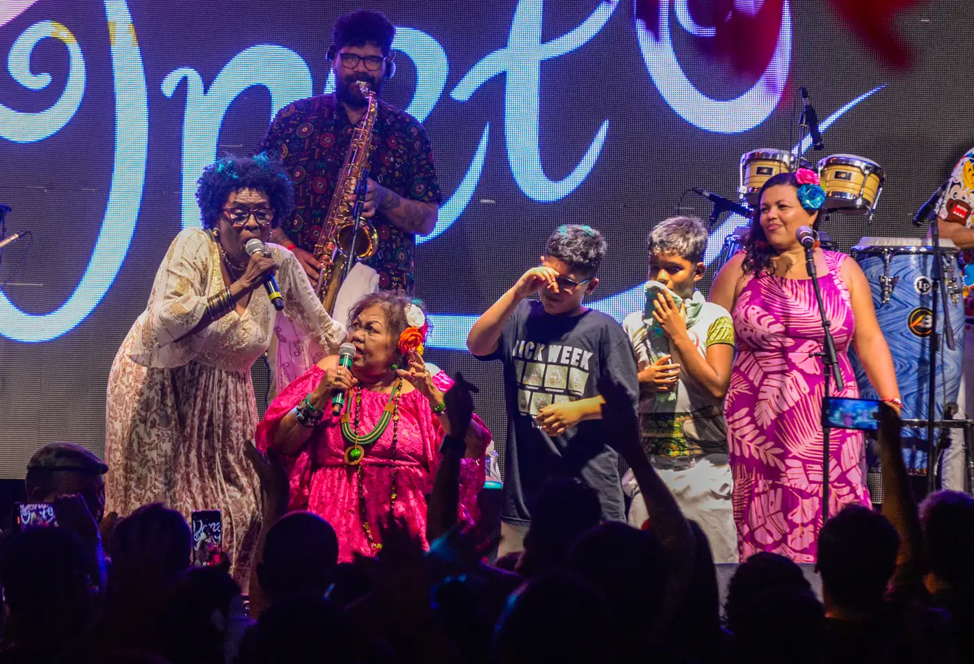 Encontro musical de Dona Onete e Verônica dos Tambores empolgou o público