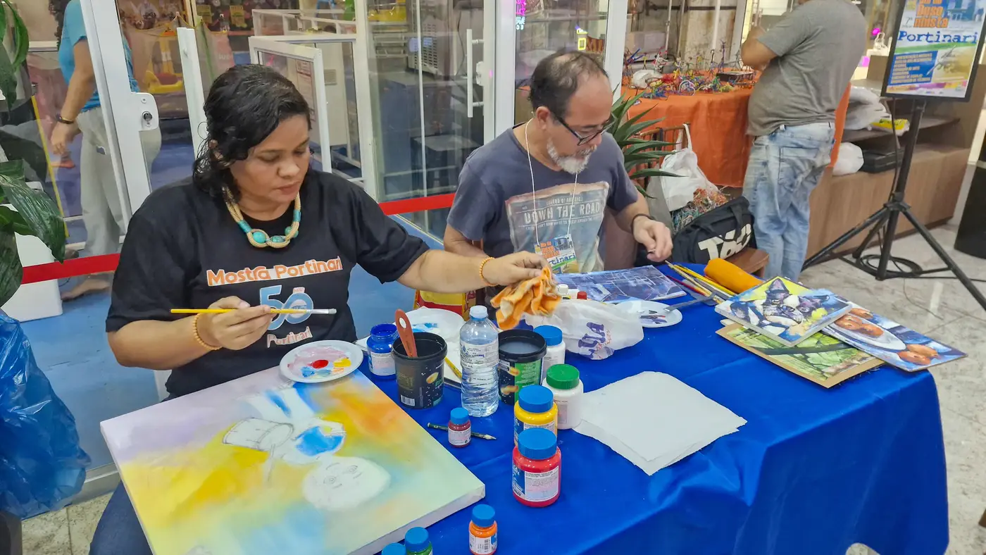 Foram promovidas oficinas artísticas abertas ao público