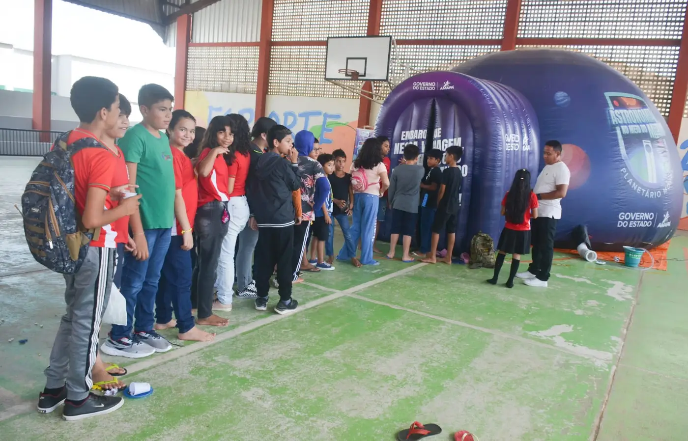 Programação educativa leva ciência e astronomia para crianças e adolescentes de forma itinerante