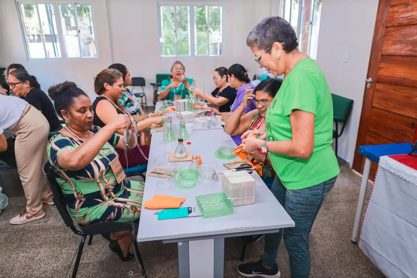 A oficina promove o empoderamento feminino e geração de renda