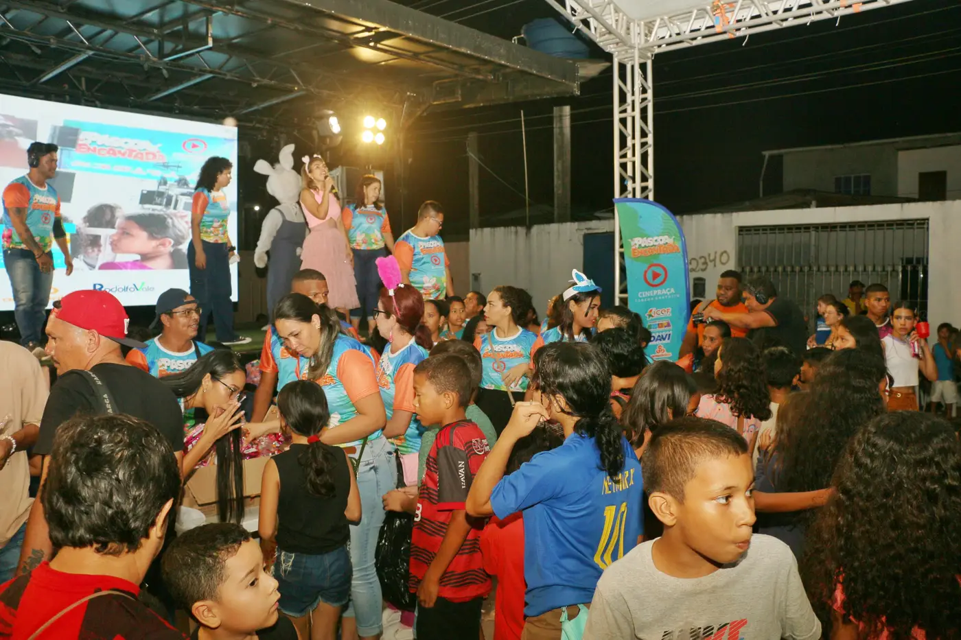 Cerca de 1,2 mil crianças e adultos participaram da “Páscoa Encantada”