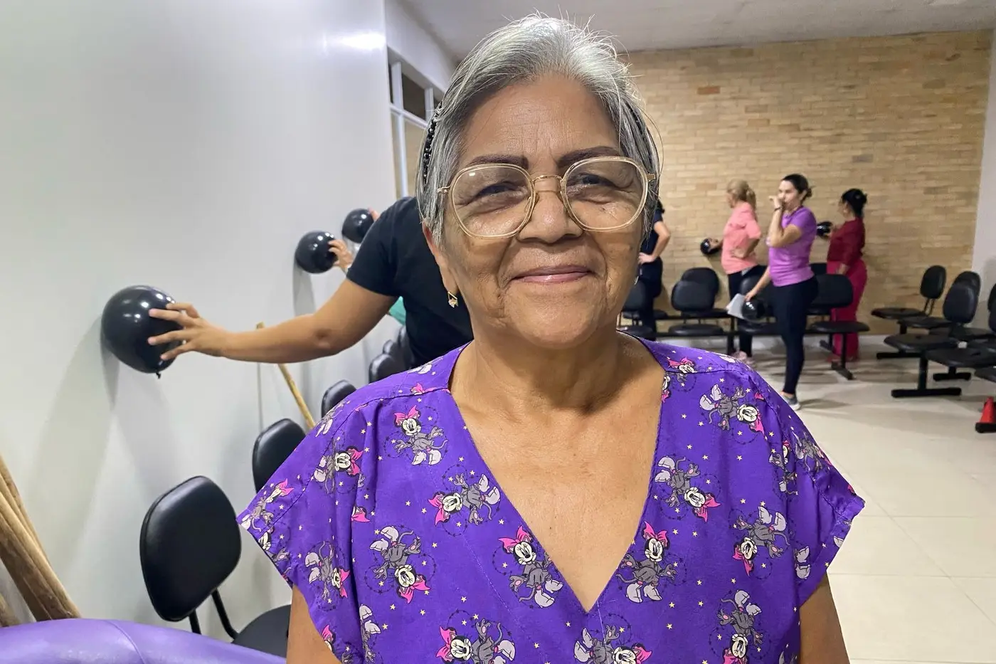 Maria Brito de Moraes, de 68 anos, é técnica de enfermagem no Hospital da Mulher Mãe Luzia