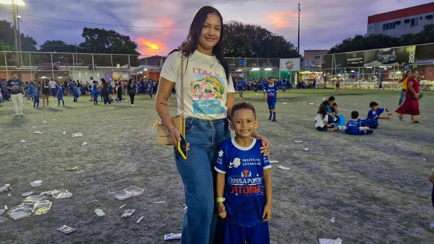 Jéssica Nascimento e seu filho, Rhavi, comemoraram o início do projeto