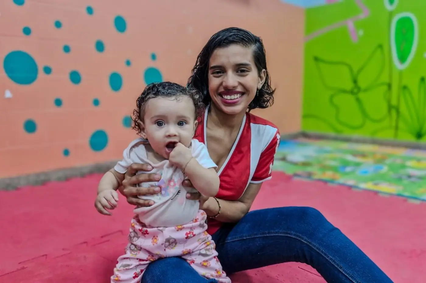 Hellen de Cássia e a Filha Ananda Heloísa