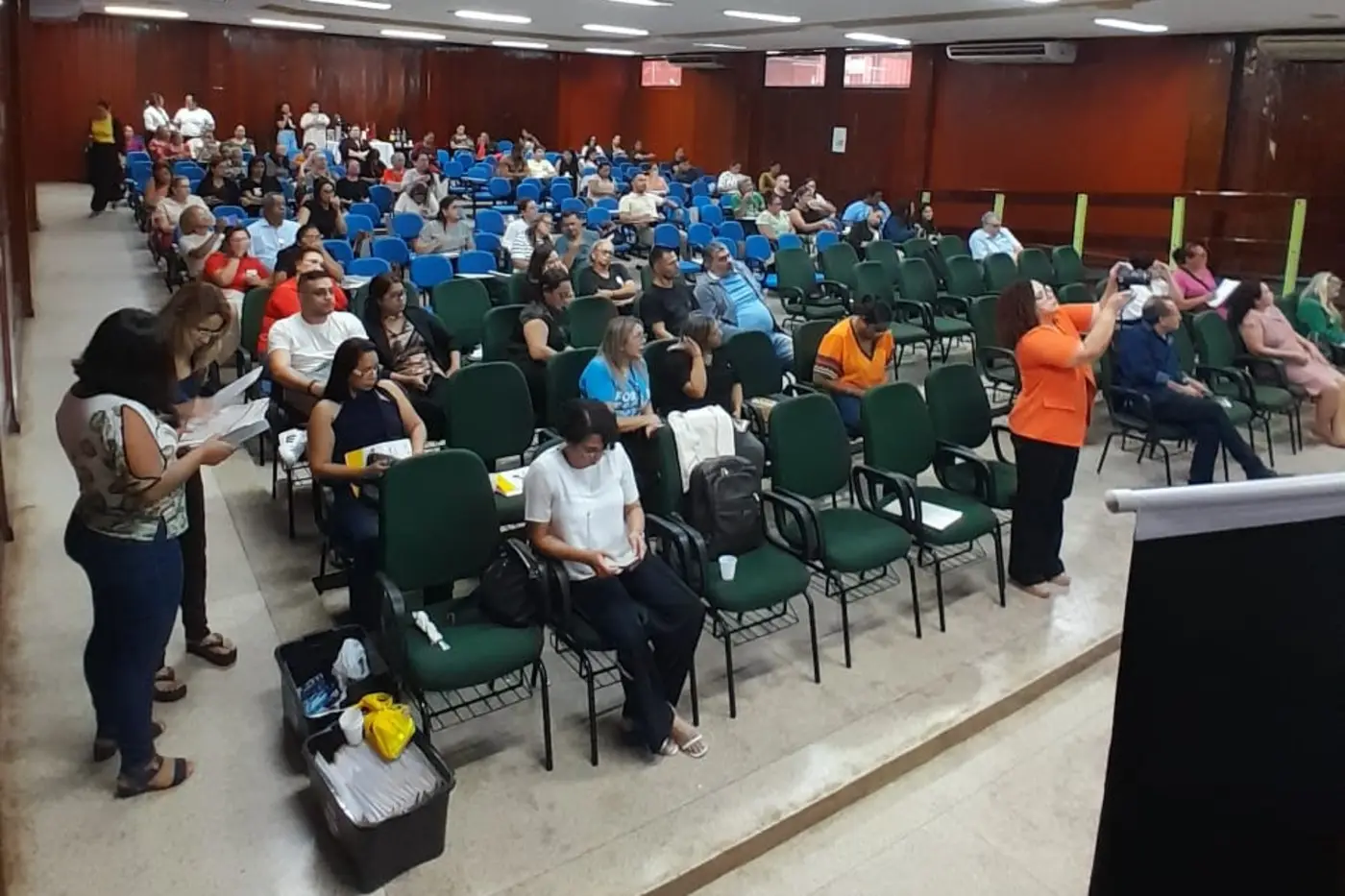 O livro foi desenvolvido para auxiliar as escolas na elaboração ou atualização de seus PPPs