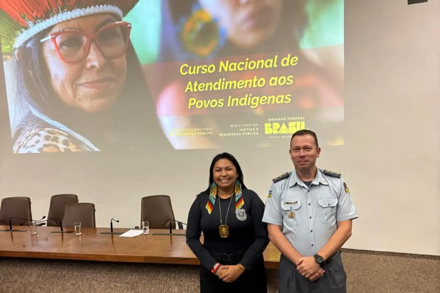 Representante da Segurança Pública do Amapá, coronel André Luís Carvalho e a agente da PC, Mariana Barros