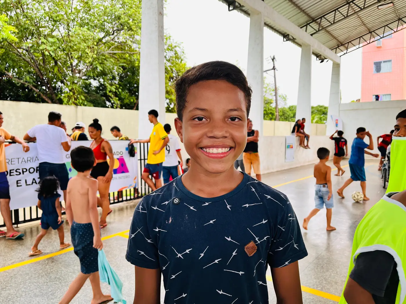 Kauê Christopher comemorando seu aniversário de 12 anos junto com o residencial Vila das Oliveiras
