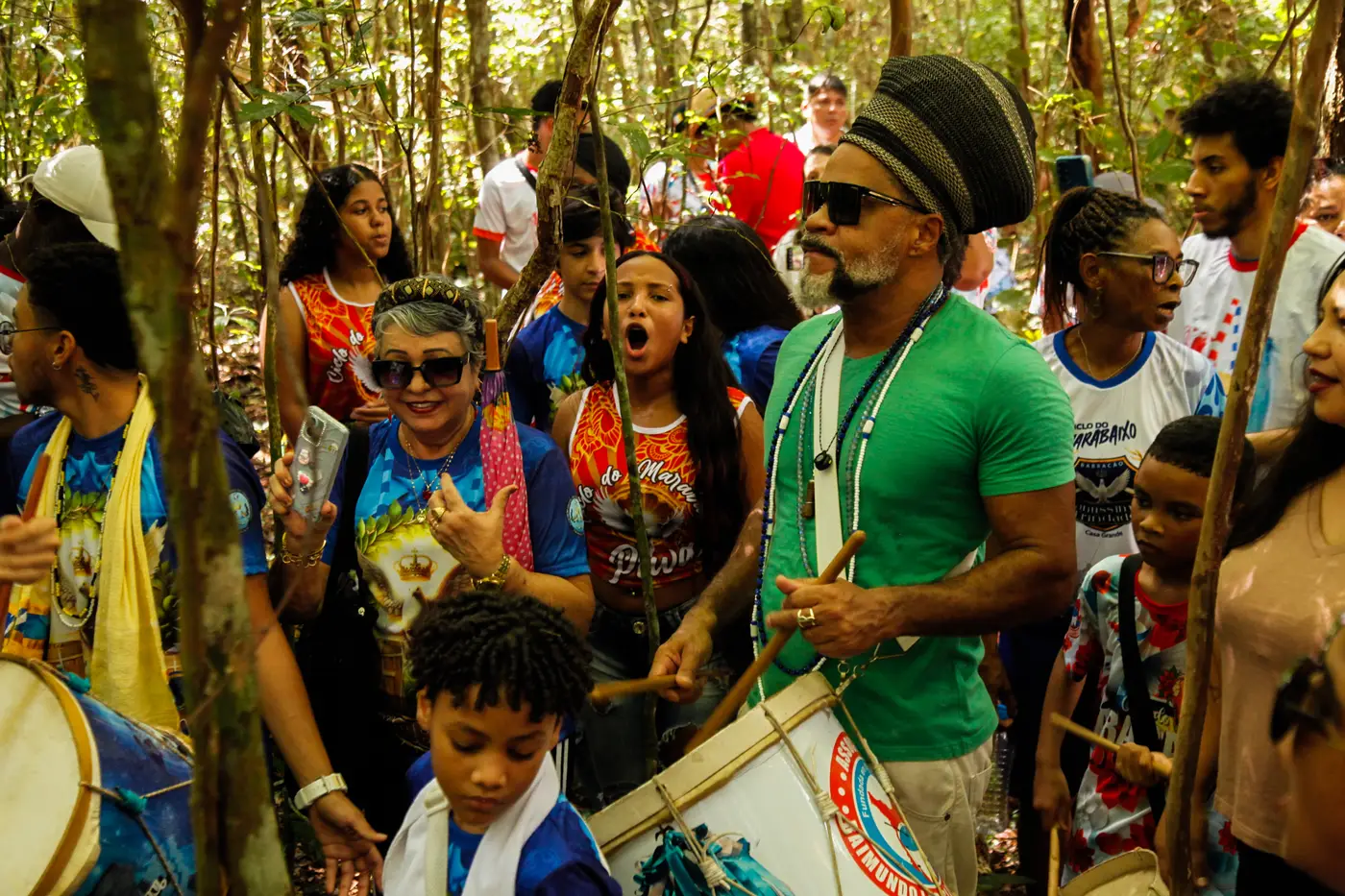 Retirada dos mastros no Curiaú contou com a presença do Embaixador do Marabaixo, Carlinhos Brown