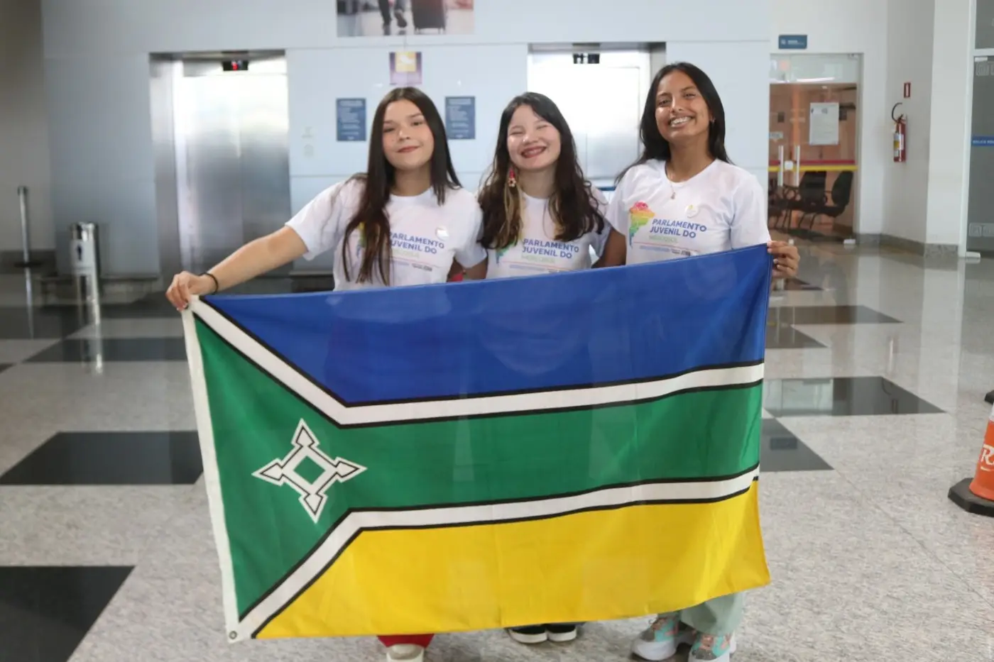 Emberlyn Luane, Evelyn dos Santos e Eloara Vitória são as estudantes que representam o Amapá na etapa nacional do PJM