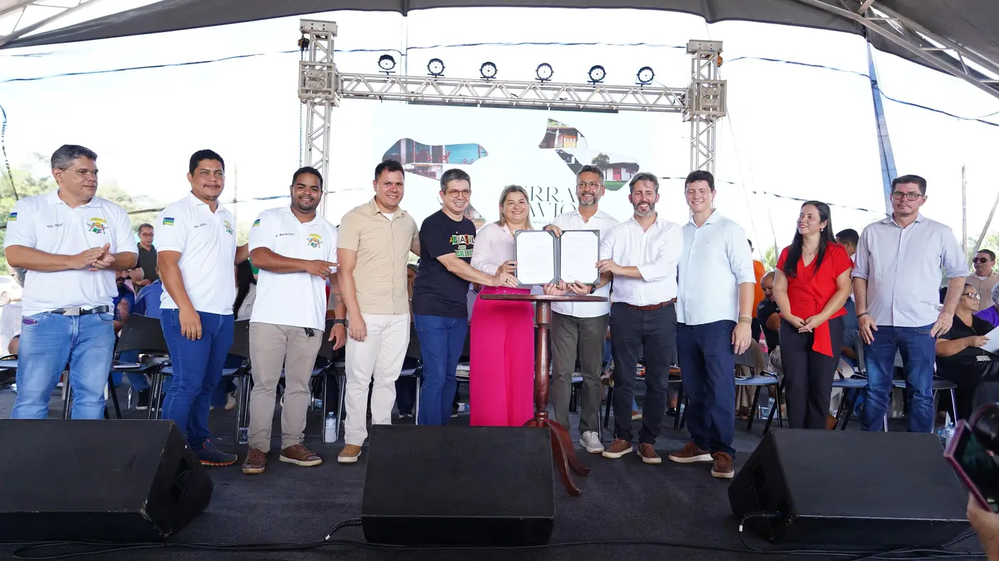 Governador Clécio Luís participa da entrega de títulos de propriedade em Serra do Navio