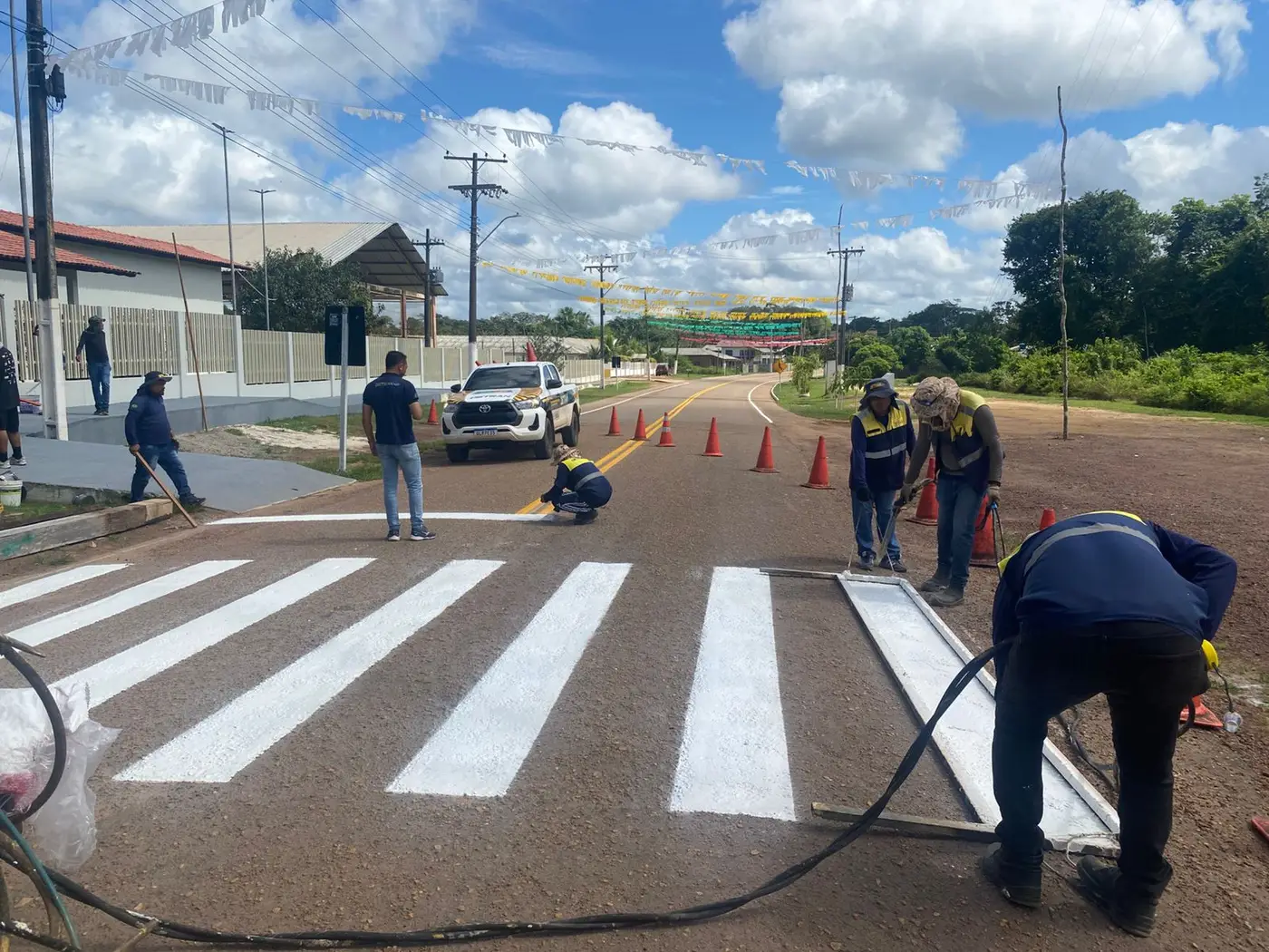 Equipes do Detran-AP atuam na sinalização viária para garantir a segurança no trânsito até Mazagão