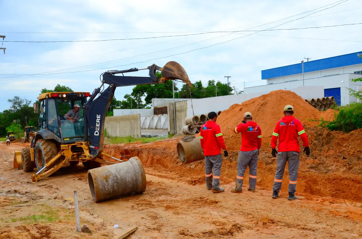 Os trabalhos de drenagem profunda e capa asfáltica serão feito na oito vias pelo Governo do Amapá
