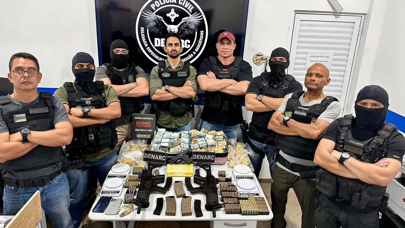 Equipe da Polícia Civil que efetuou as apreensões