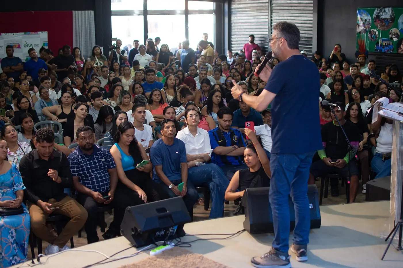 Qualificação abre portas para o mercado de trabalho, destaca governador na aula inaugural do programa Emprega Amapá