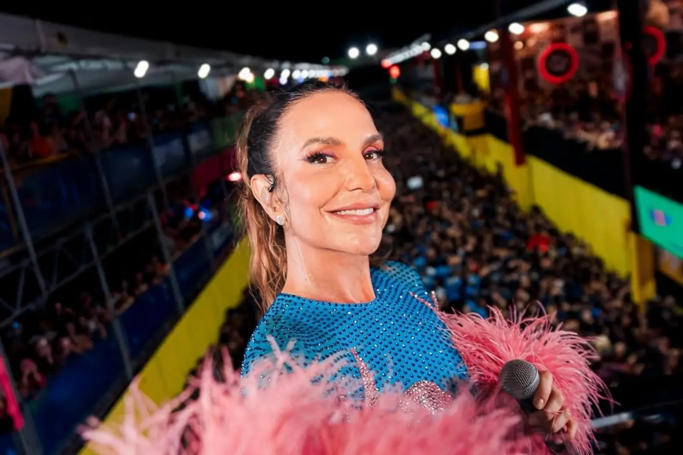 Dona de uma voz marcante, Ivete Sangalo agita o Parque de Exposições da Fazendinha no domingo, 31
