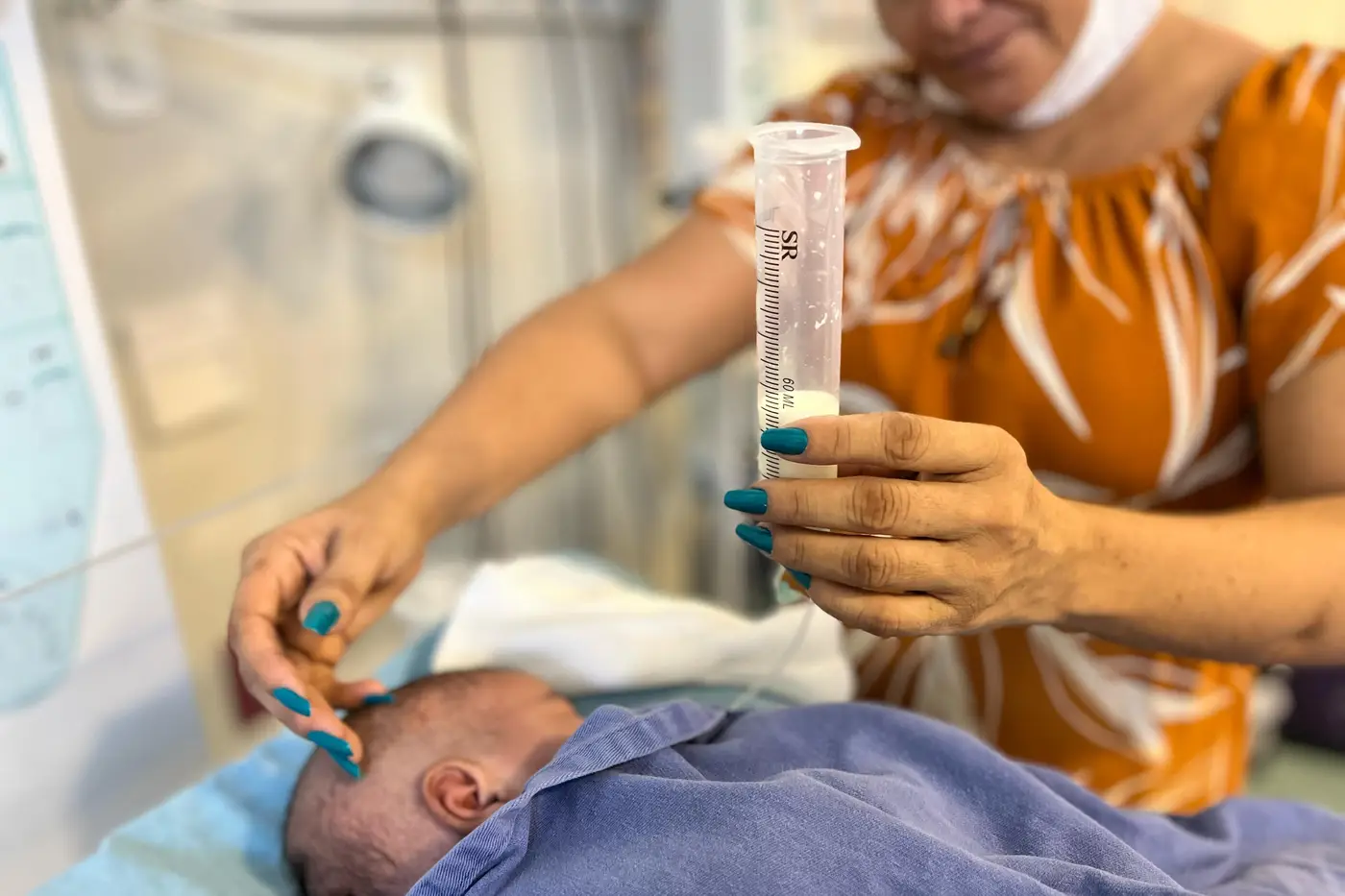A ação visa conscientizar profissionais de saúde e mães sobre os prejuízos que mamadeiras, chupetas e outros bicos artificiais