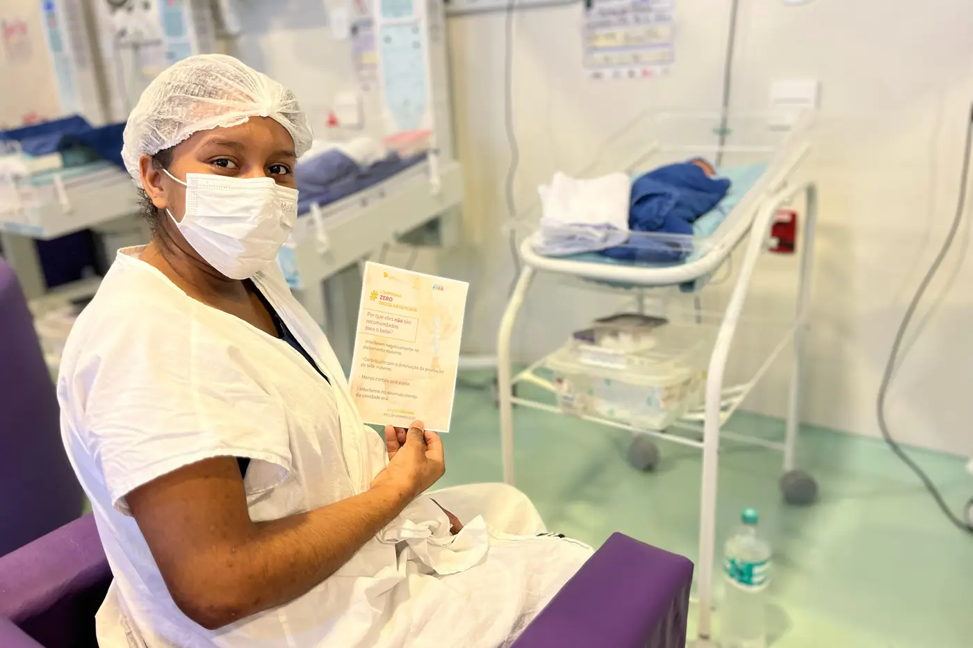 Stephany Lopes, de 21 anos, mudou a rotina de alimentação do filho após receber orientações