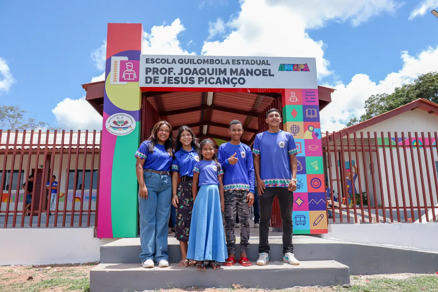 A escola foi completamente reconstruída e ampliada
