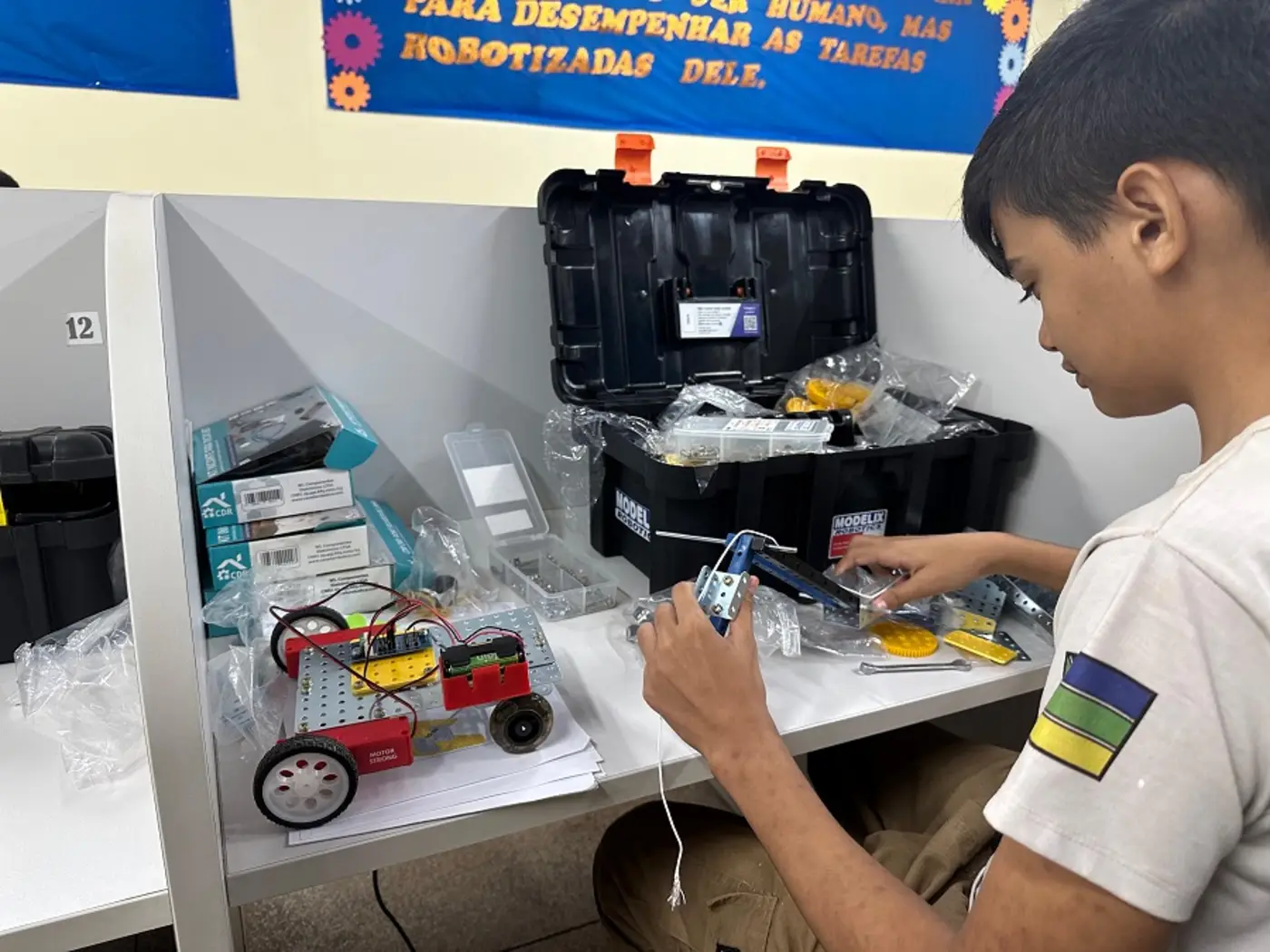Cerca de 50 estudantes já estão utilizando o laboratório da Escola Duque de Caxias