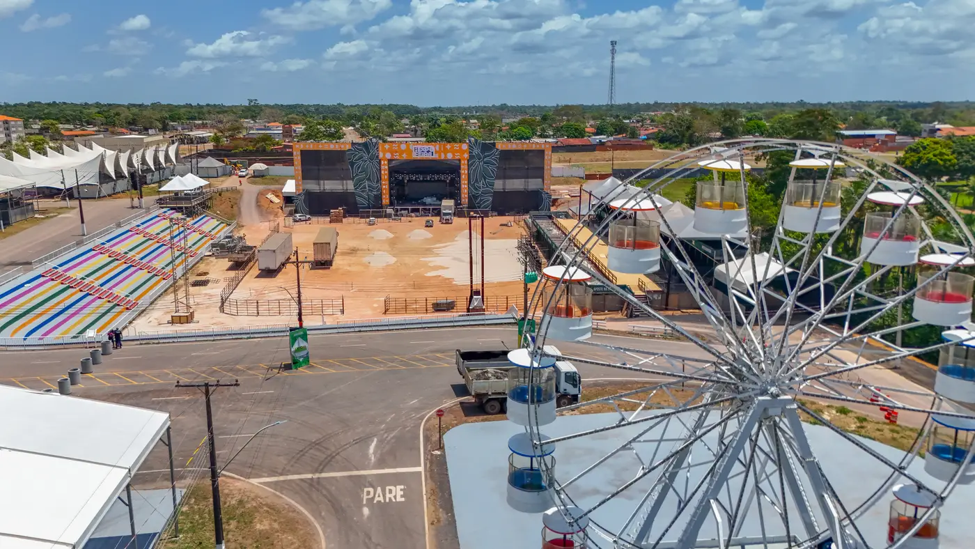 A novidade deste ano será uma roda gigante com visão panorâmica para o palco da Arena Rio Amazonas